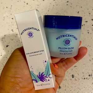 SET-Pillow Glow Sleep Mask and Eye Bright cream.